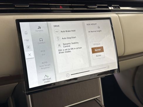 New 2026 Land Rover Range Rover SE image 18