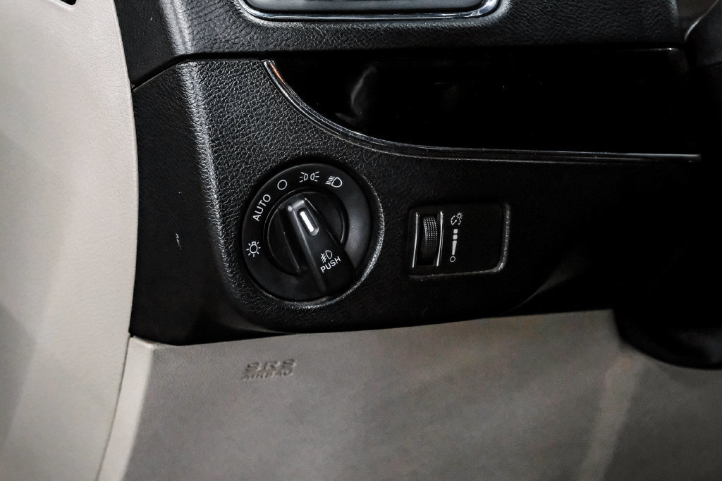 Used 2019 Dodge Grand Caravan SXT FWD image 29