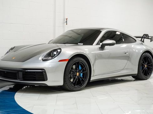 Used 2024 Porsche 911 Carrera image 4