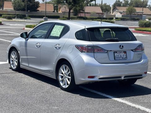 Used 2012 Lexus CT 200h Premium w/ Premium Audio Pkg FWD image 2