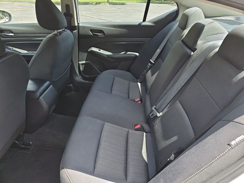 Used 2025 Nissan Altima 2.5 SV FWD image 20