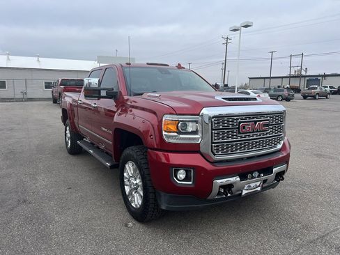 Used 2018 GMC Sierra 3500 Denali w/ Duramax Plus Package image 8
