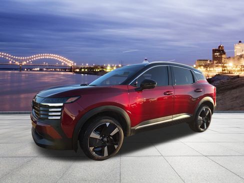 Used 2025 Nissan Kicks SR image 1