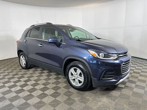 Used 2018 Chevrolet Trax LT w/ LT Convenience Package image 6