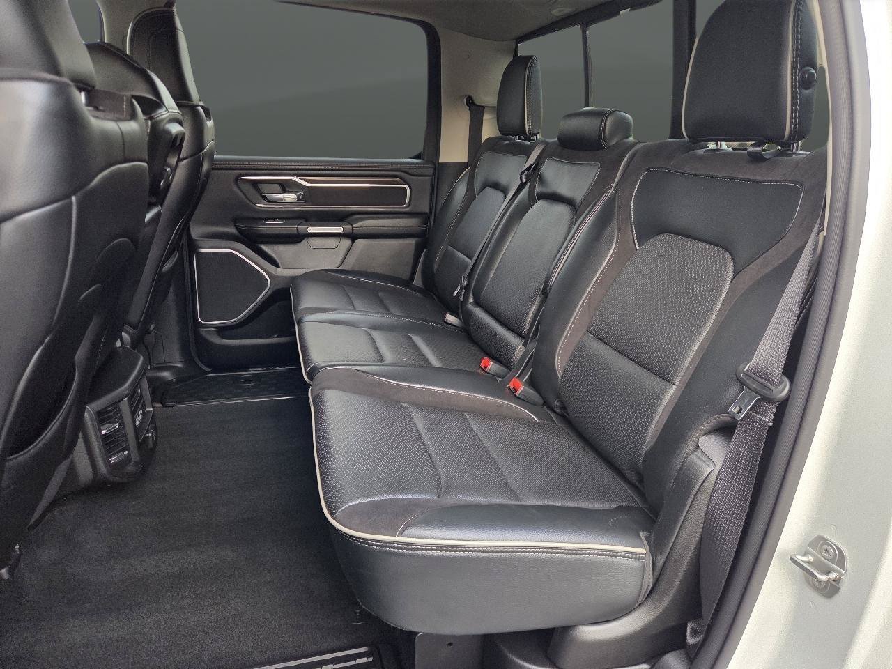 Used 2022 RAM 1500 Laramie AWD/4WD image 11