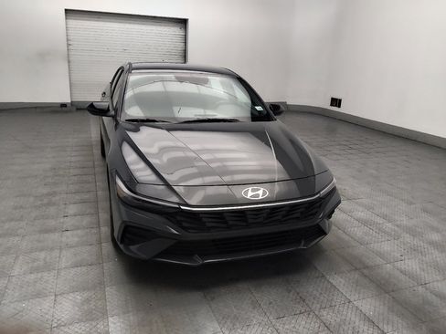 Used 2025 Hyundai Elantra Sport FWD image 14