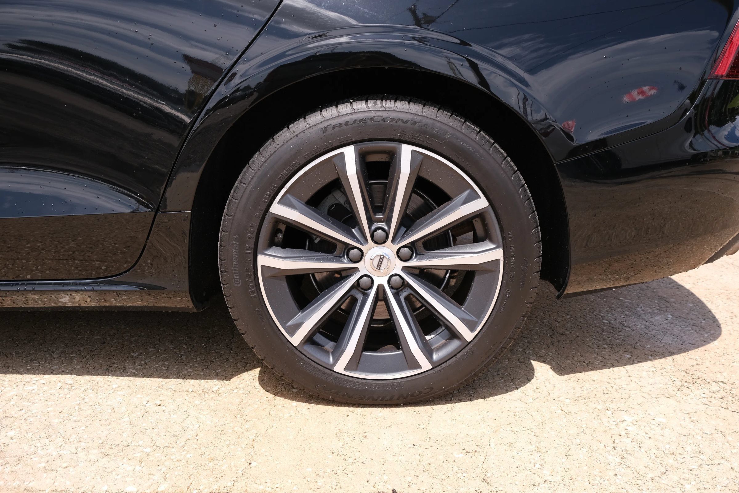 Used 2021 Volvo S60 T5 Momentum FWD image 18