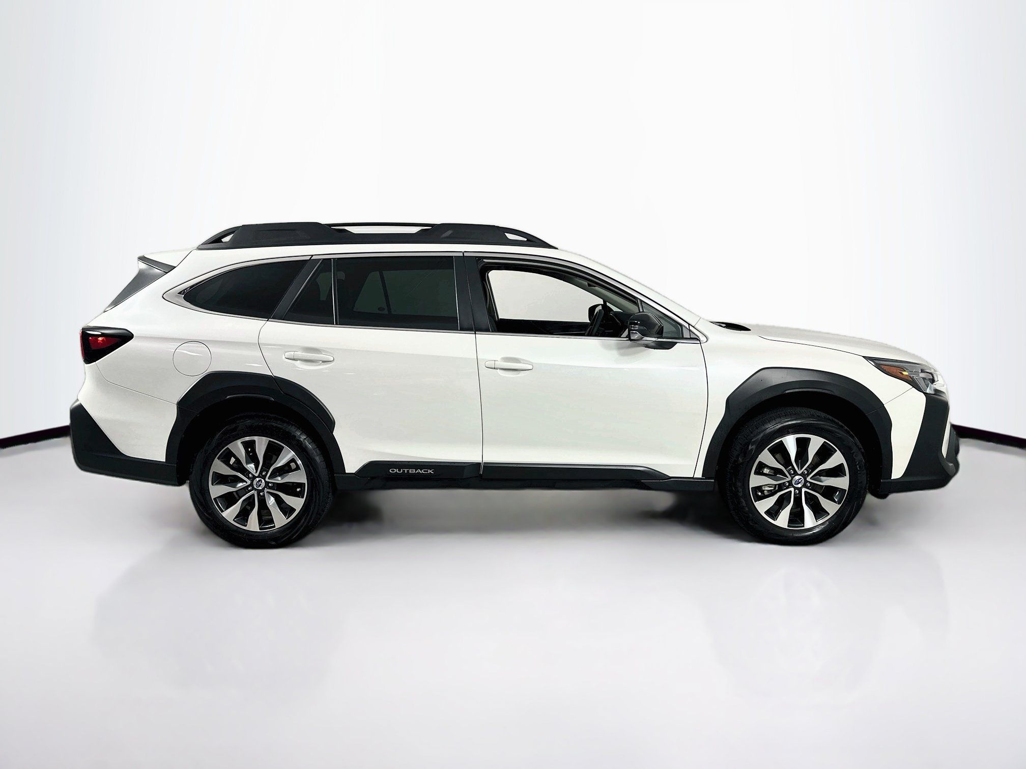 Used 2023 Subaru Outback Limited AWD/4WD image 4
