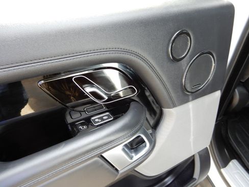 Used 2018 Land Rover Range Rover HSE image 29