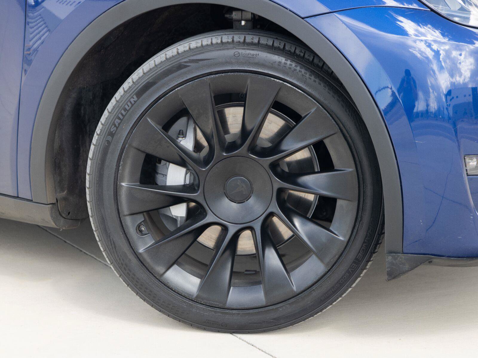 Used 2023 Tesla Model Y Long Range AWD/4WD image 4
