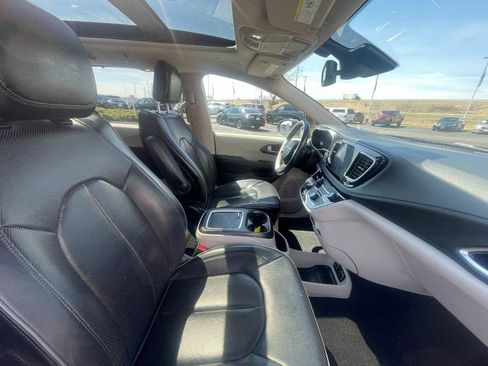 Used 2020 Chrysler Pacifica Limited w/ Advanced Safetytec Group image 11