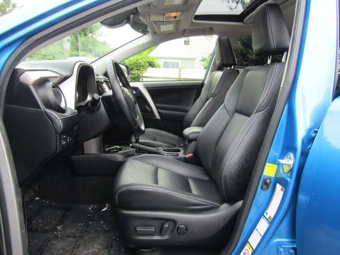 Used 2016 Toyota RAV4 Limited AWD/4WD image 14