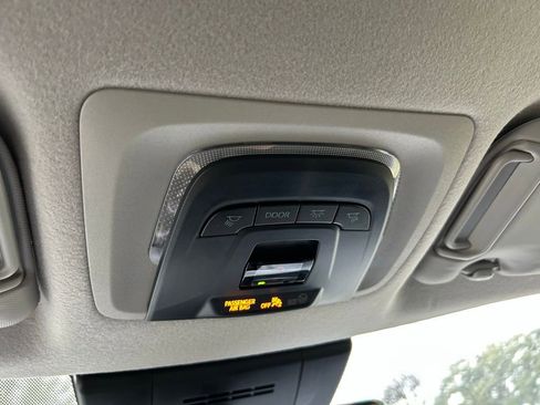 Certified 2025 Toyota Corolla Cross XLE image 29