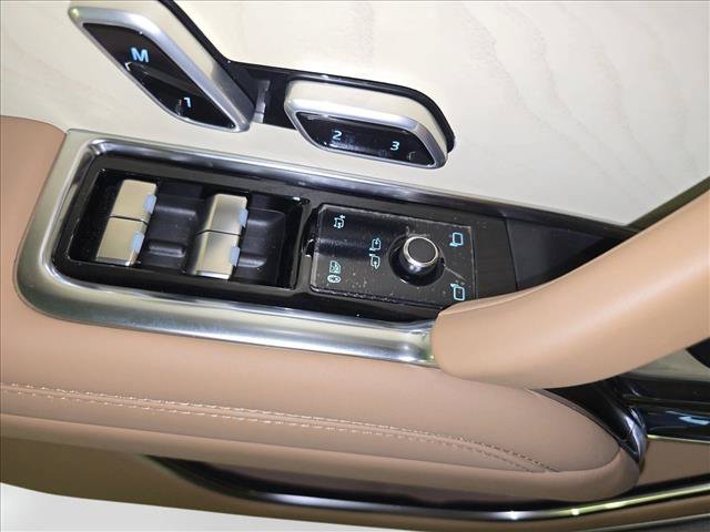 New 2026 Land Rover Range Rover SV AWD/4WD image 28