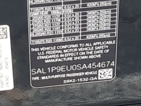 Used 2025 Land Rover Range Rover Sport SE image 37