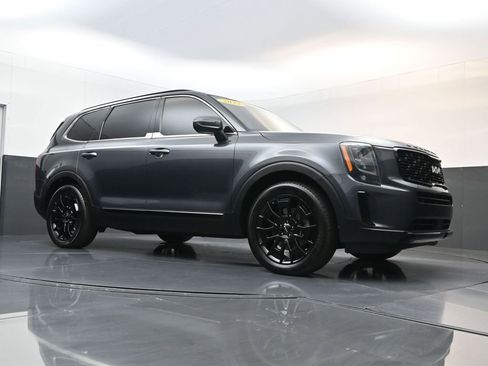 Used 2022 Kia Telluride EX w/ EX Premium Package image 14