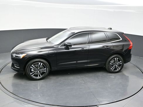 Used 2020 Volvo XC60 T8 Momentum image 33