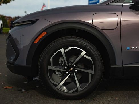 New 2026 Chevrolet Equinox EV LT image 33