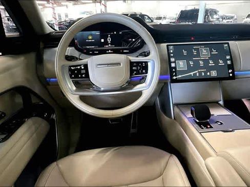 Used 2024 Land Rover Range Rover Long Wheelbase SE AWD/4WD image 8