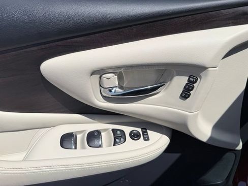 Certified 2024 Nissan Murano Platinum w/ Cargo Package FWD image 10