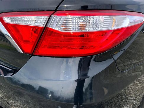 Used 2015 Toyota Camry LE FWD image 30
