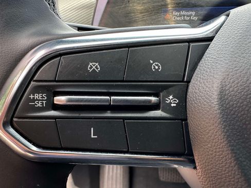 Used 2025 Chevrolet Equinox LT w/ Convenience Package II FWD image 18