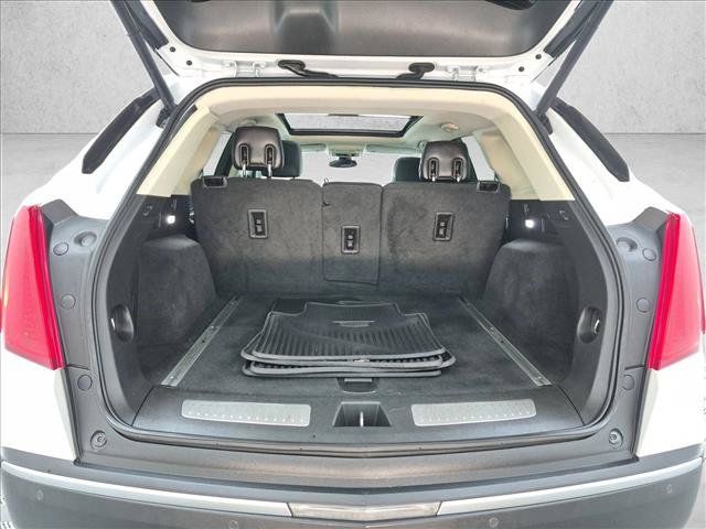 Used 2017 Cadillac XT5 Luxury w/ Driver Awareness Package FWD image 6