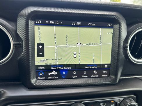 Used 2021 Jeep Gladiator Overland AWD/4WD image 23