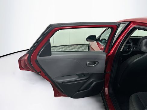 Used 2025 Kia K4 FWD image 25