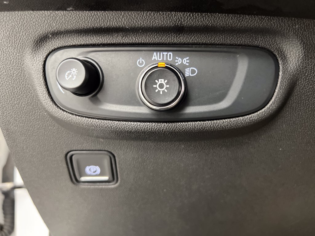 Used 2024 GMC Terrain SLE AWD/4WD image 46