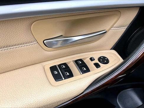 Used 2018 BMW 330i xDrive Sedan AWD/4WD image 32