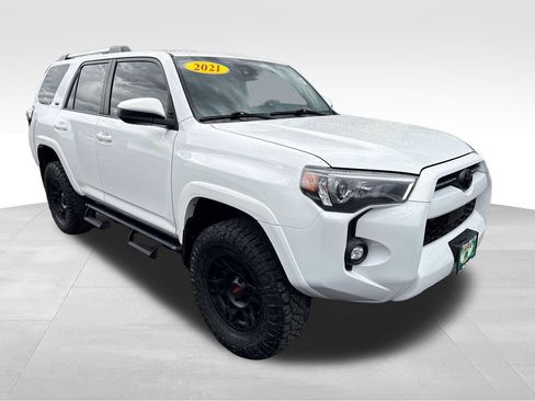 Used 2021 Toyota 4Runner SR5 AWD/4WD image 8