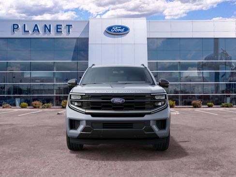 New 2027 Ford Expedition Platinum w/ Driver's Package RWD image 3