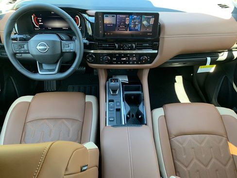 New 2026 Nissan Pathfinder Platinum FWD image 13