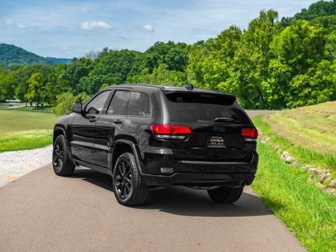 Used 2020 Jeep Grand Cherokee Altitude AWD/4WD image 5