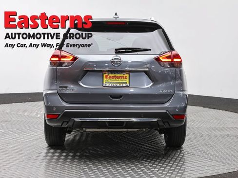 Used 2020 Nissan Rogue SV w/ Premium Package AWD/4WD image 6