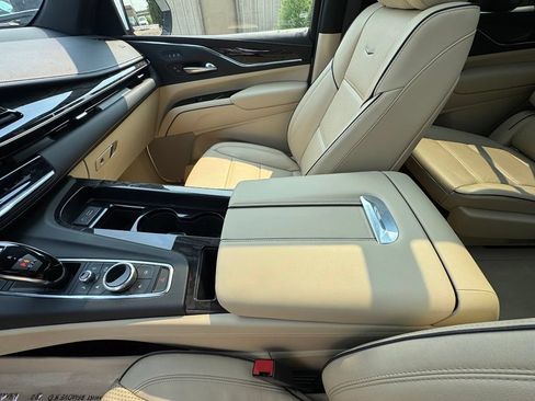 Used 2021 Cadillac Escalade Premium Luxury w/ Driver Assist Tech Package AWD/4WD image 22