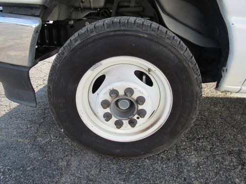 Used 2023 Ford E-350 and Econoline 350 Super Duty w/ Power Windows & Locks Group image 10