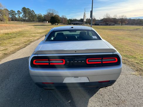 Used 2020 Dodge Challenger SXT image 6