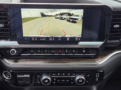 Used 2024 GMC Sierra 1500 Elevation w/ Elevation Premium Package AWD/4WD image 18