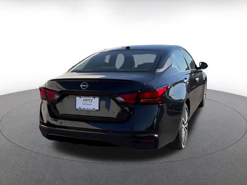 Used 2025 Nissan Altima 2.5 SV image 13