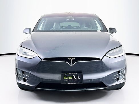 Used 2018 Tesla Model X 100D image 2