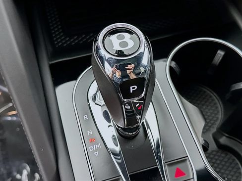 Used 2023 Bentley Bentayga AWD/4WD image 19