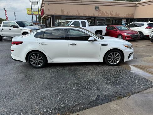 Used 2019 Kia Optima EX w/ EX Premium Package FWD image 4