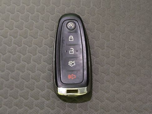 Used 2019 Ford Escape SE image 32