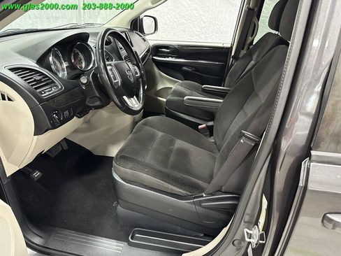 Used 2017 Dodge Grand Caravan SE w/ Power Window Group image 3