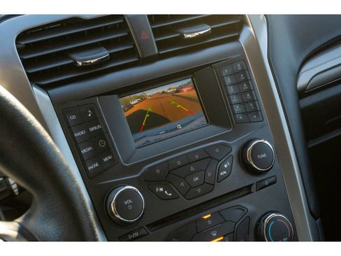 Used 2017 Ford Fusion SE image 21