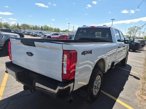 Used 2024 Ford F350 XLT AWD/4WD image 3