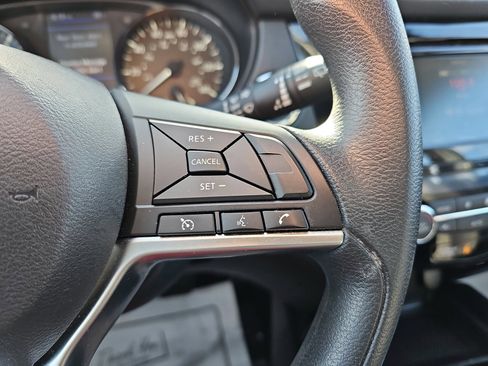 Used 2020 Nissan Rogue Sport SV image 18