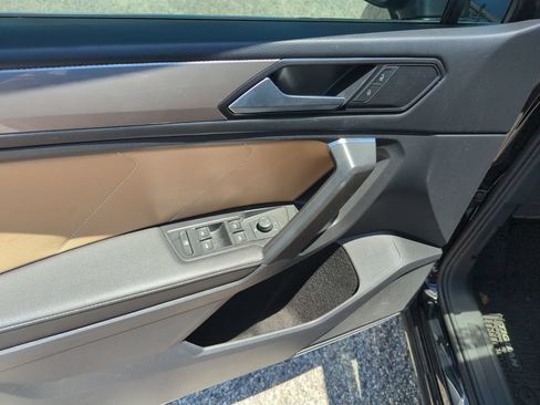 Used 2023 Volkswagen Tiguan SE FWD image 19